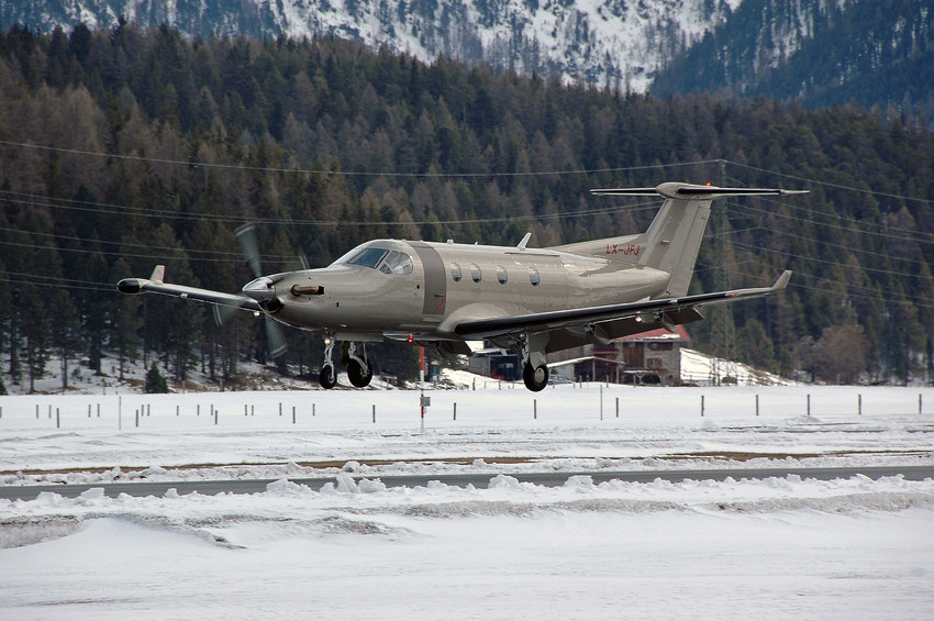 LX - JFJ (Pilatus) in Samedan