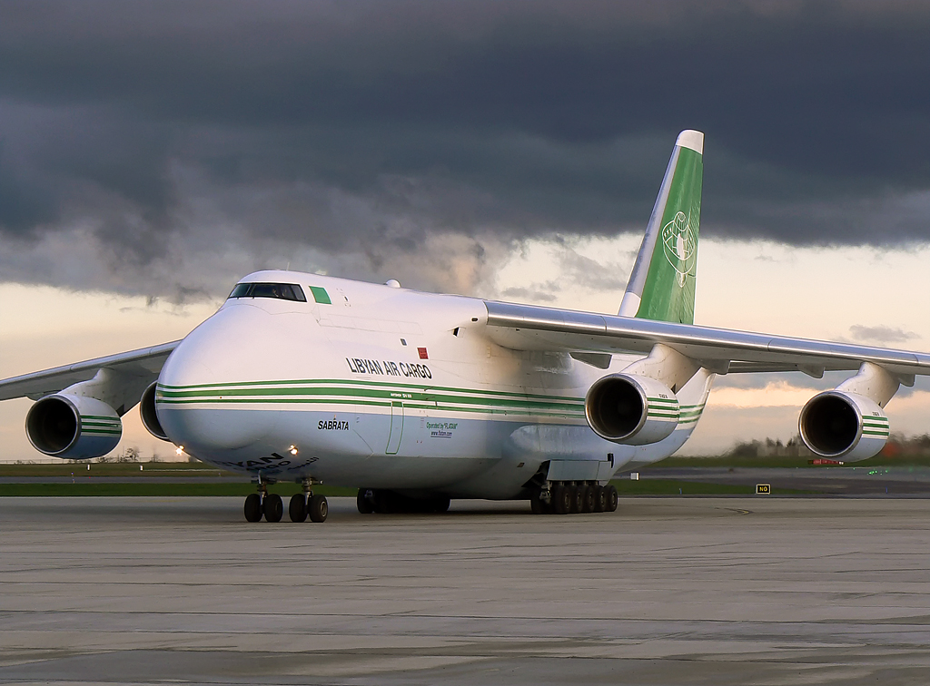 Lybian Air Cargo ; Antonov An124 ; 5A-DKN