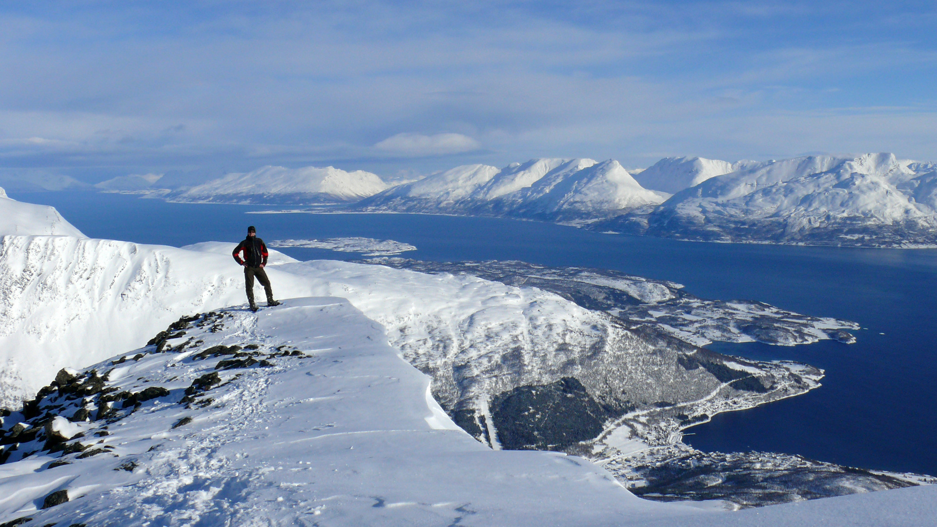 Lyngen alps Blick auf den Lyngenfjord vom Kavringstinden