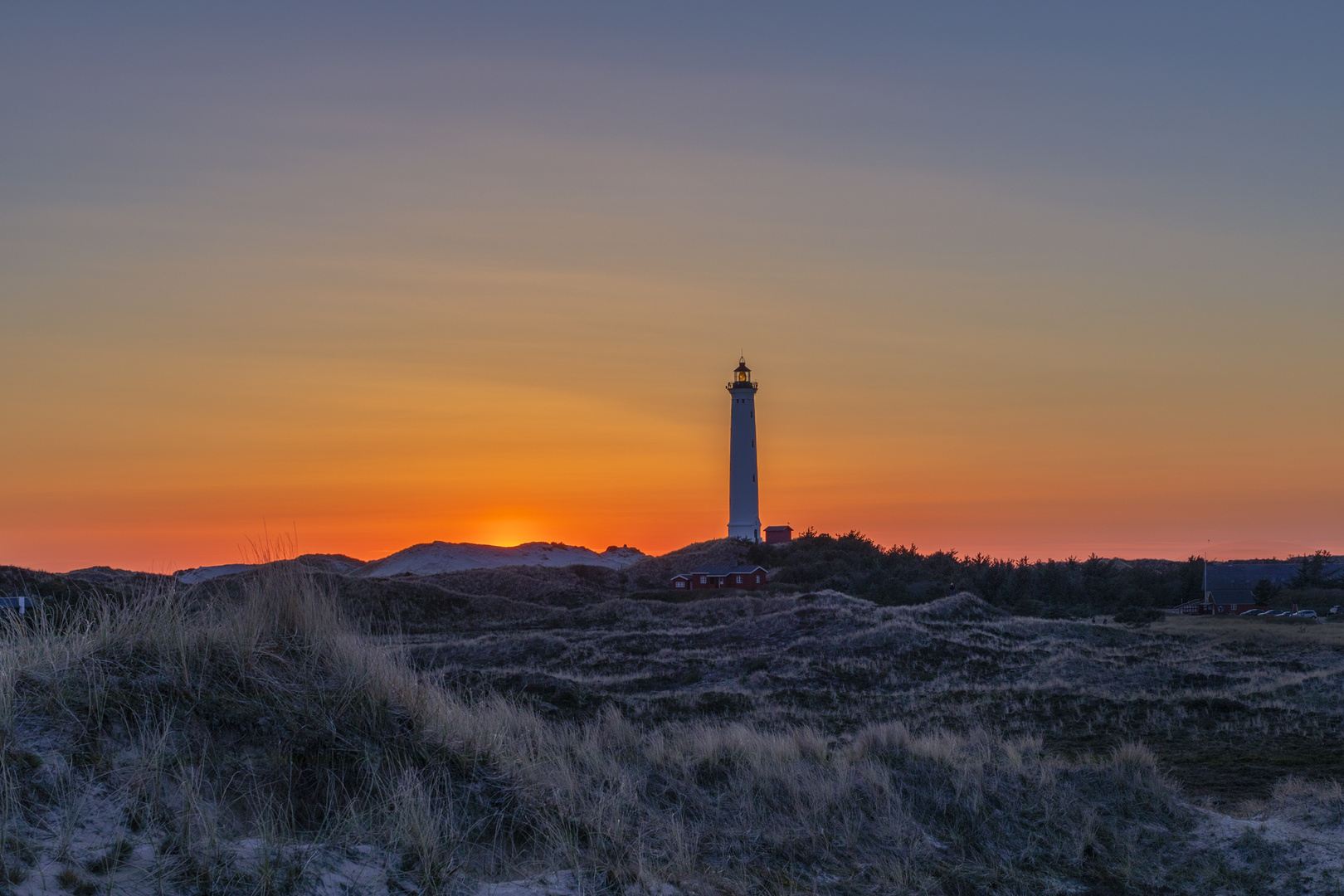 Lyngvig Fyr bei Hvide Sande im Sonnenuntergang