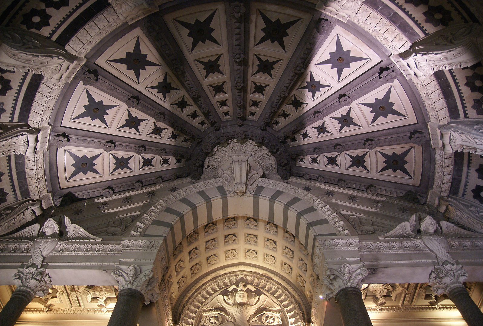 Lyon - Basilique Notre-Dame de Fourviére 5