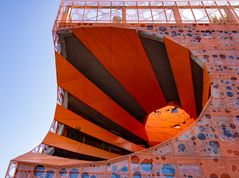 Lyon - Confluence - Quai Ramboud - Cube Orange - 01