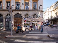 Lyon - Croix Rousse - Place Tobie Robatel - 02