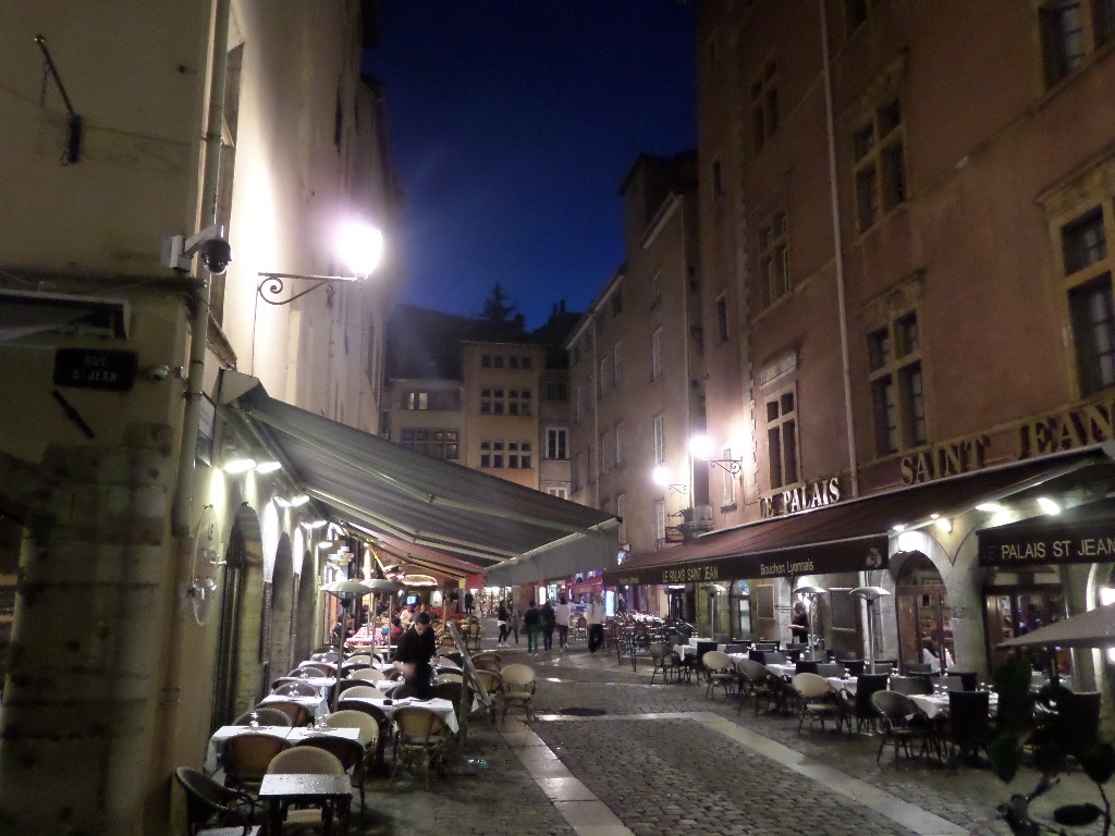 Lyon night Café