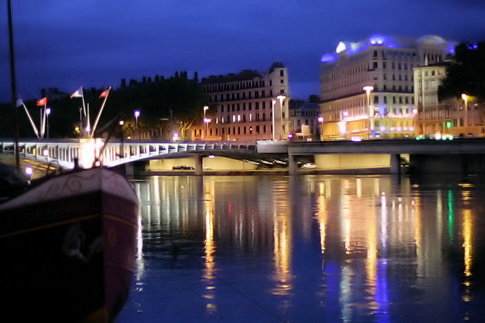 Lyon par une nuit bleue