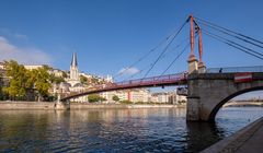 Lyon - Vieux Lyon - Passerelle Saint Georges de Lyon - Église Saint Georges - 05