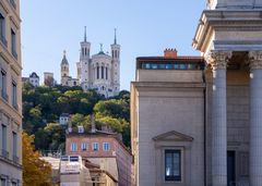 Lyon - Vieux Lyon - Pl. Paul Duquaire - Basilique Notre Dame de Fourvière