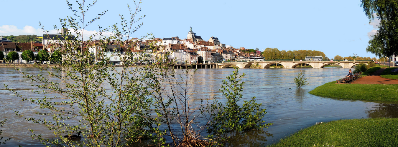 L'Yonne à JOIGNY (Yonne) en crue