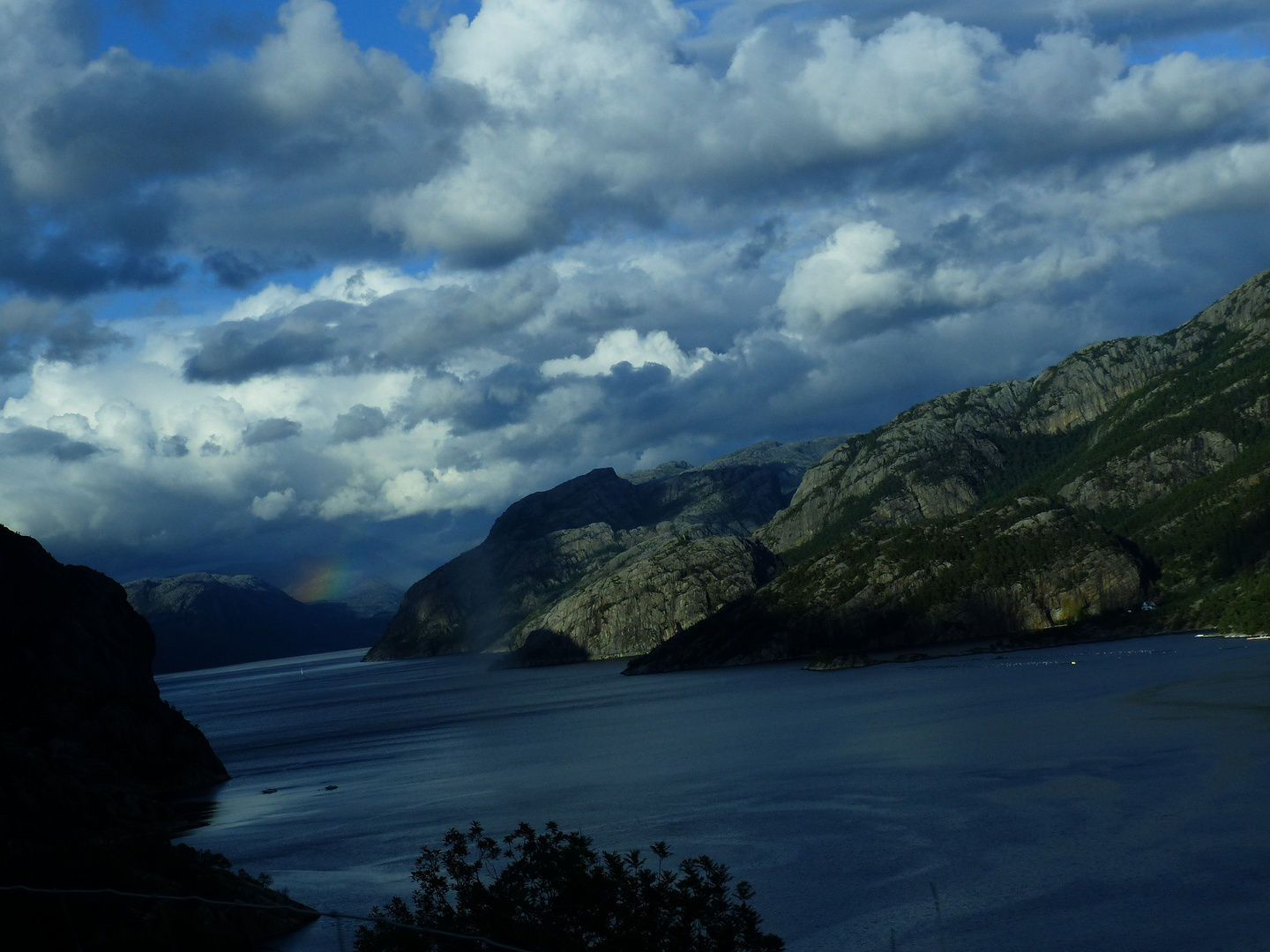 Lysefjord mit Regenbogen