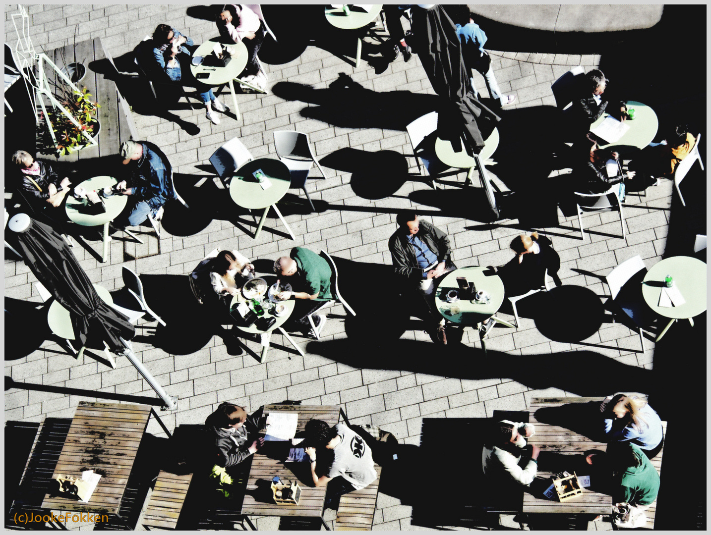 M O R G E N S ..U M ..A C H T 