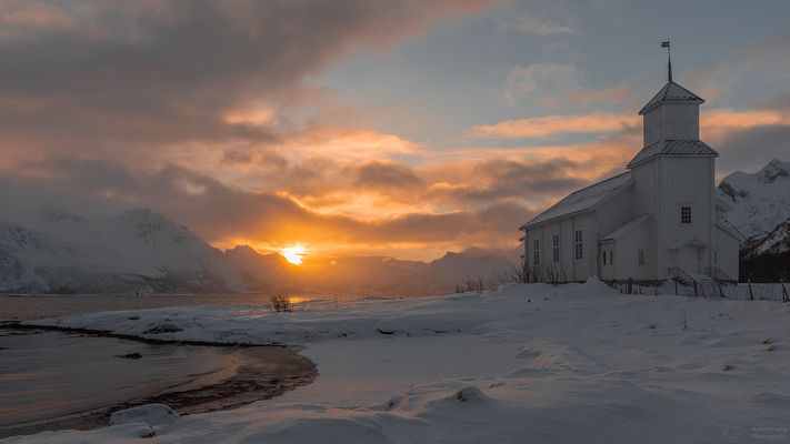 * * * M O R N I N G - H A S - B R O K E N * * *