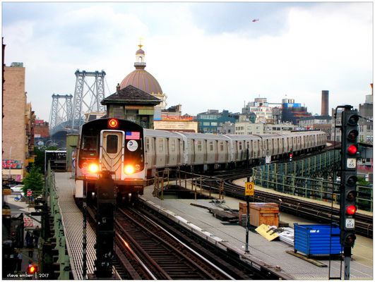 M Train Approaches Marcy Avenue Station