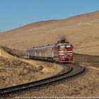 M62YMM011 mit Personenzug nach Irkutsk