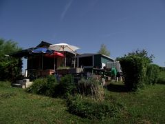 MA PETITE CABANE DANS LE VIGNOBLE JURASSIEN