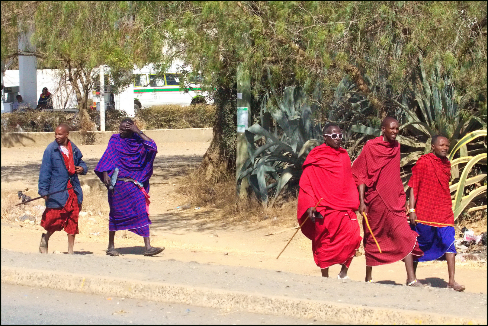 Maasai am Straßenrand