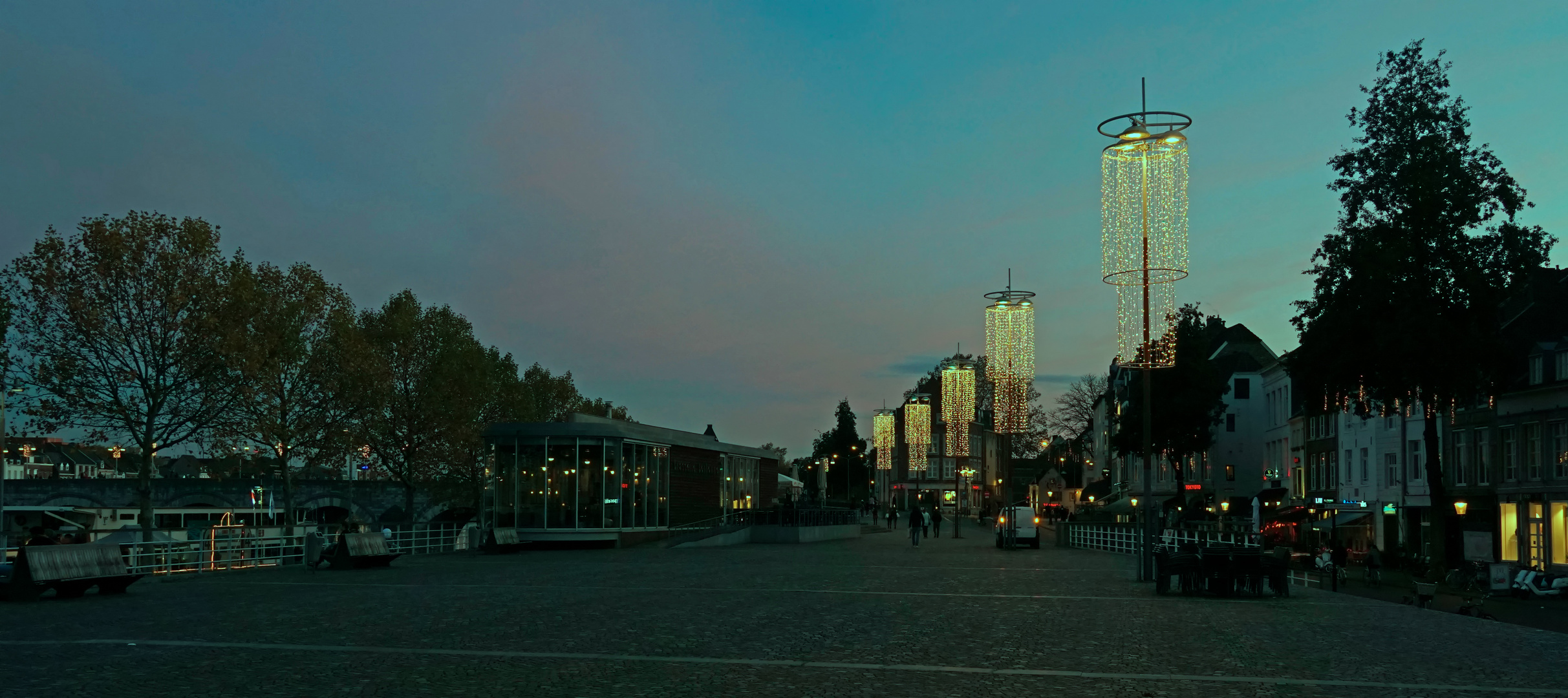 Maastricht - Maas Boulevard