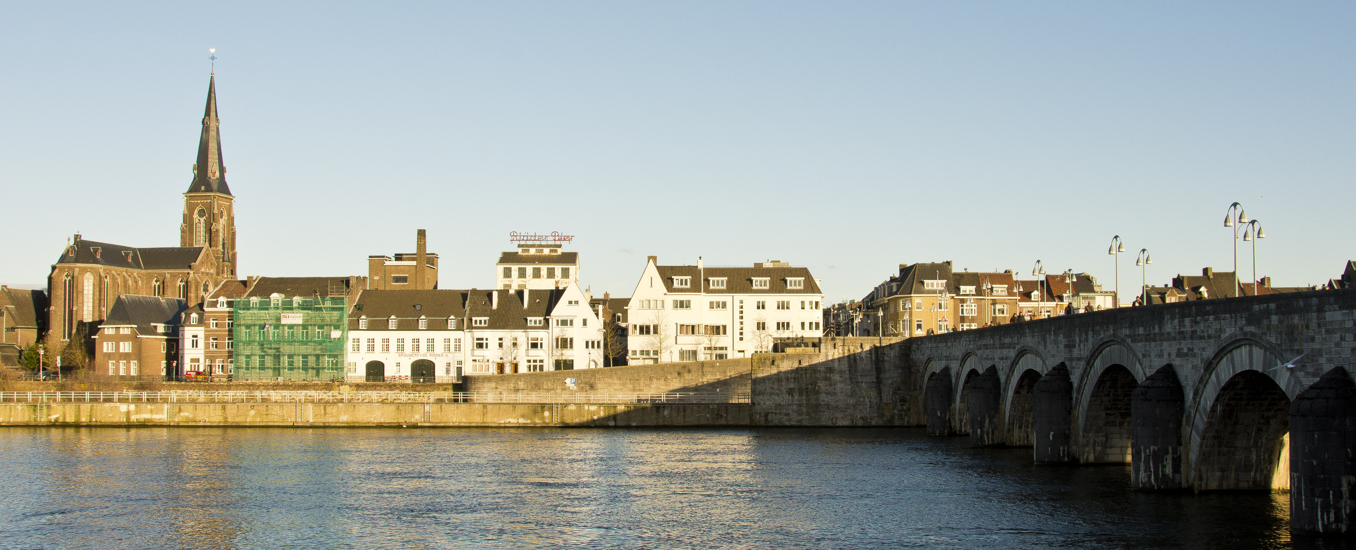 Maastricht - Maas River - Oeverwal - Brewery "de Ridder" & Sint Servaas Bridge - 03