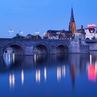 Maastricht - St. Servatius Brücke zur Blauen Stunde