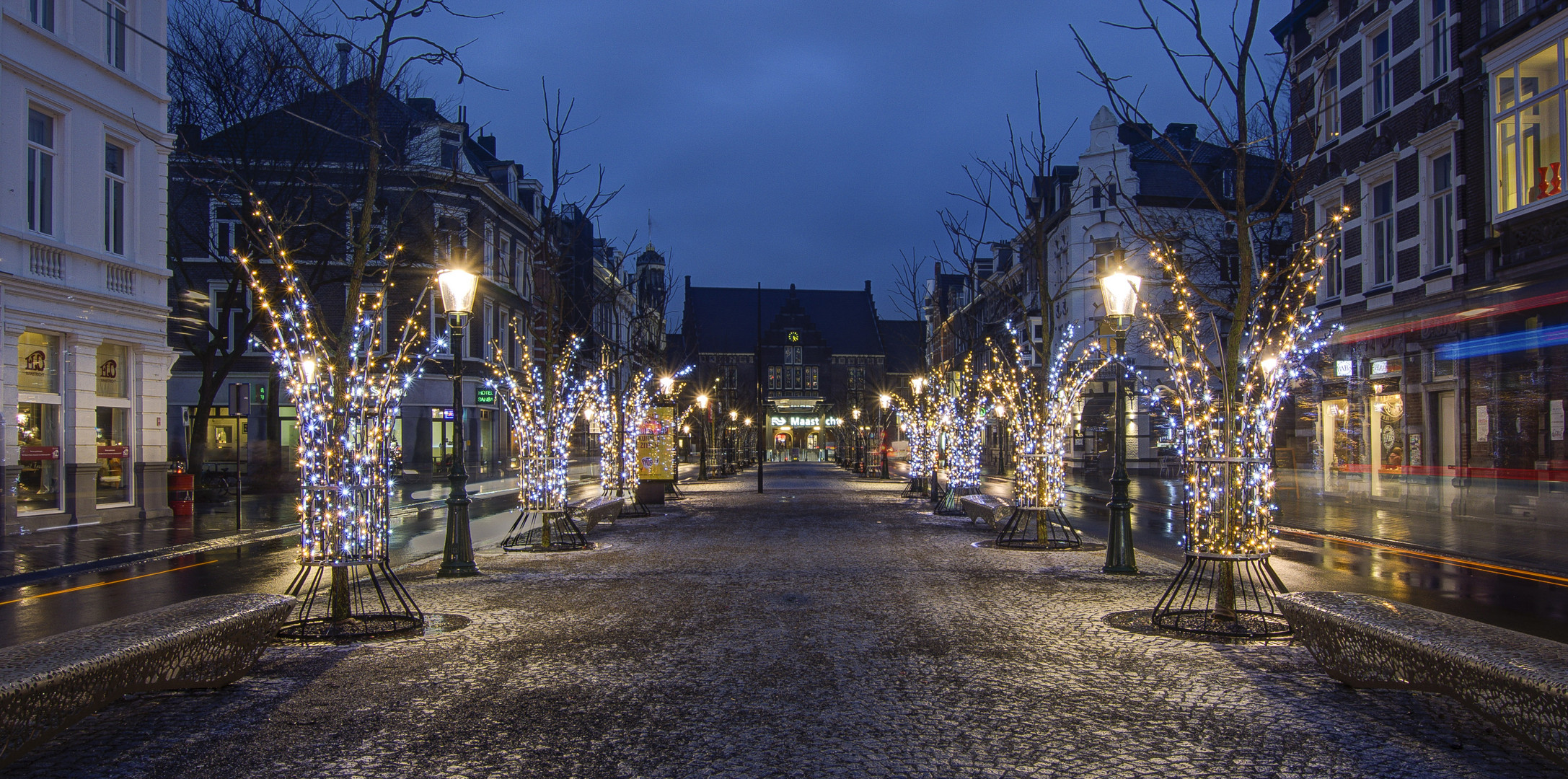 Maastricht - Stationstraat - Railway Station