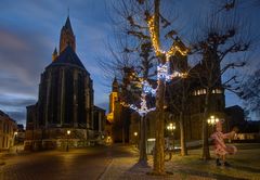 Maastricht - Vrijthof - Sint Janskerk en Sint Servaas Basiliek - 01