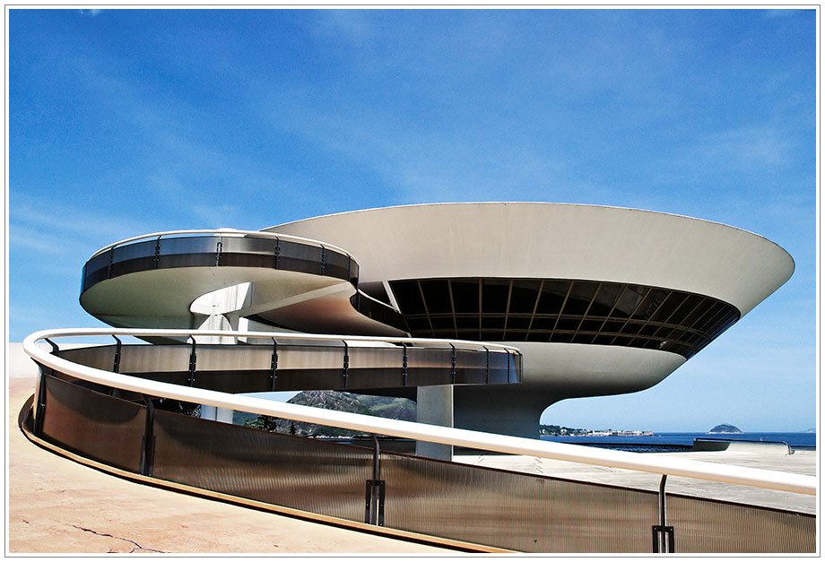 mac - Museu de Arte Contemporânea by Oscar Niemeyer