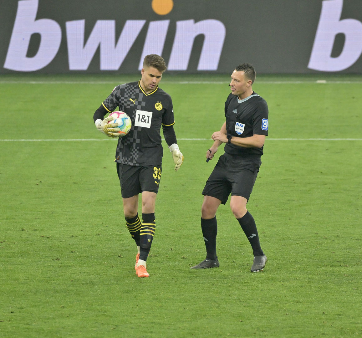 Mach schneller. Foto & Bild | sport, ballsport, fußball Bilder auf ...