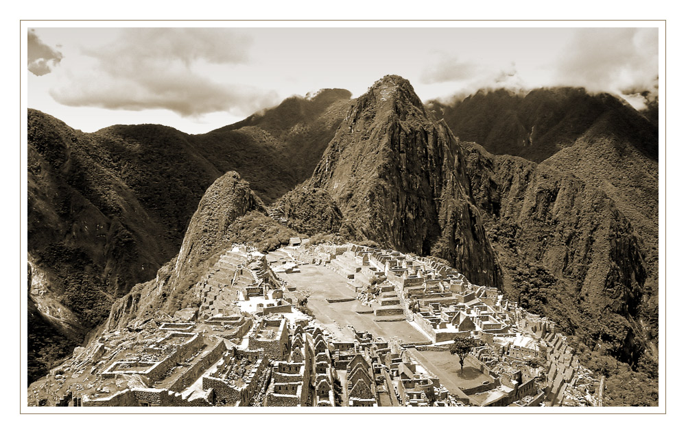 Machu Picchu en blanco y negro