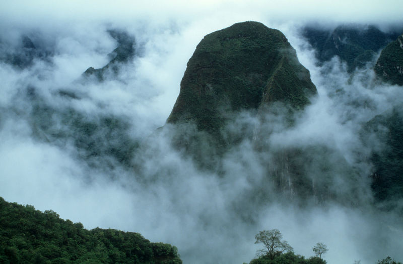 Machu Picchu im Morgennebel