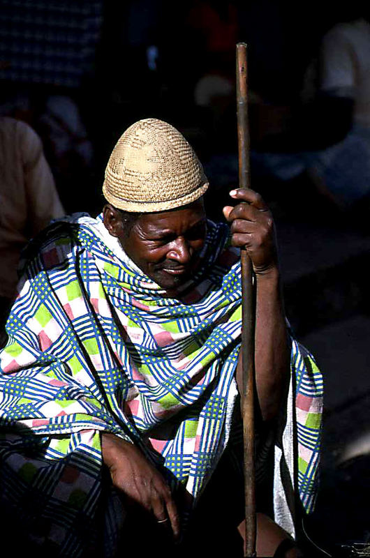 Madagascar, contadino al mercato
