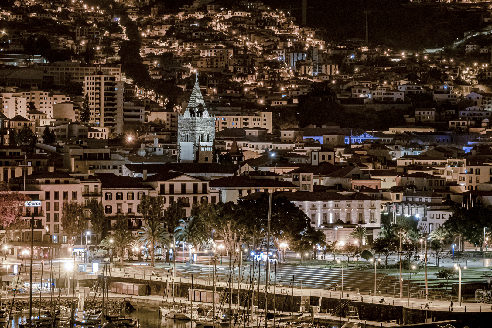 Madeira - Fuchal bei Nacht