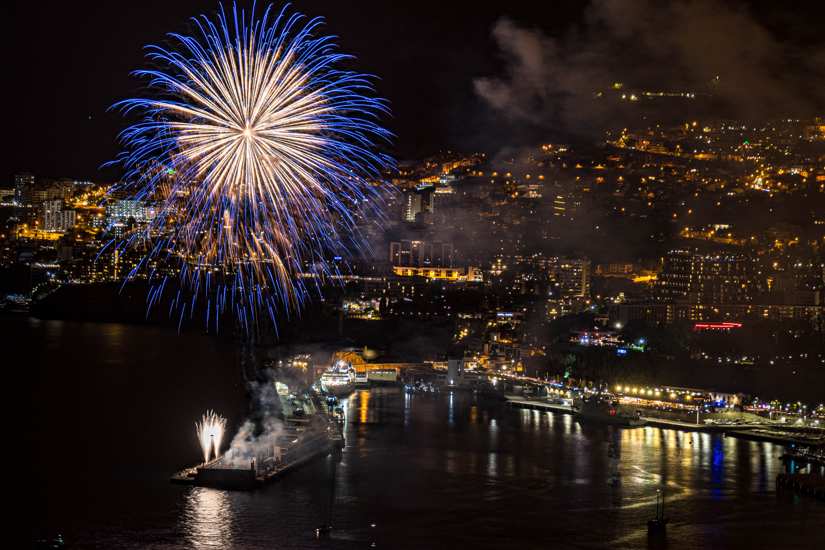 Madeira, Funchal-Bucht Feiertages-Feuerwerk