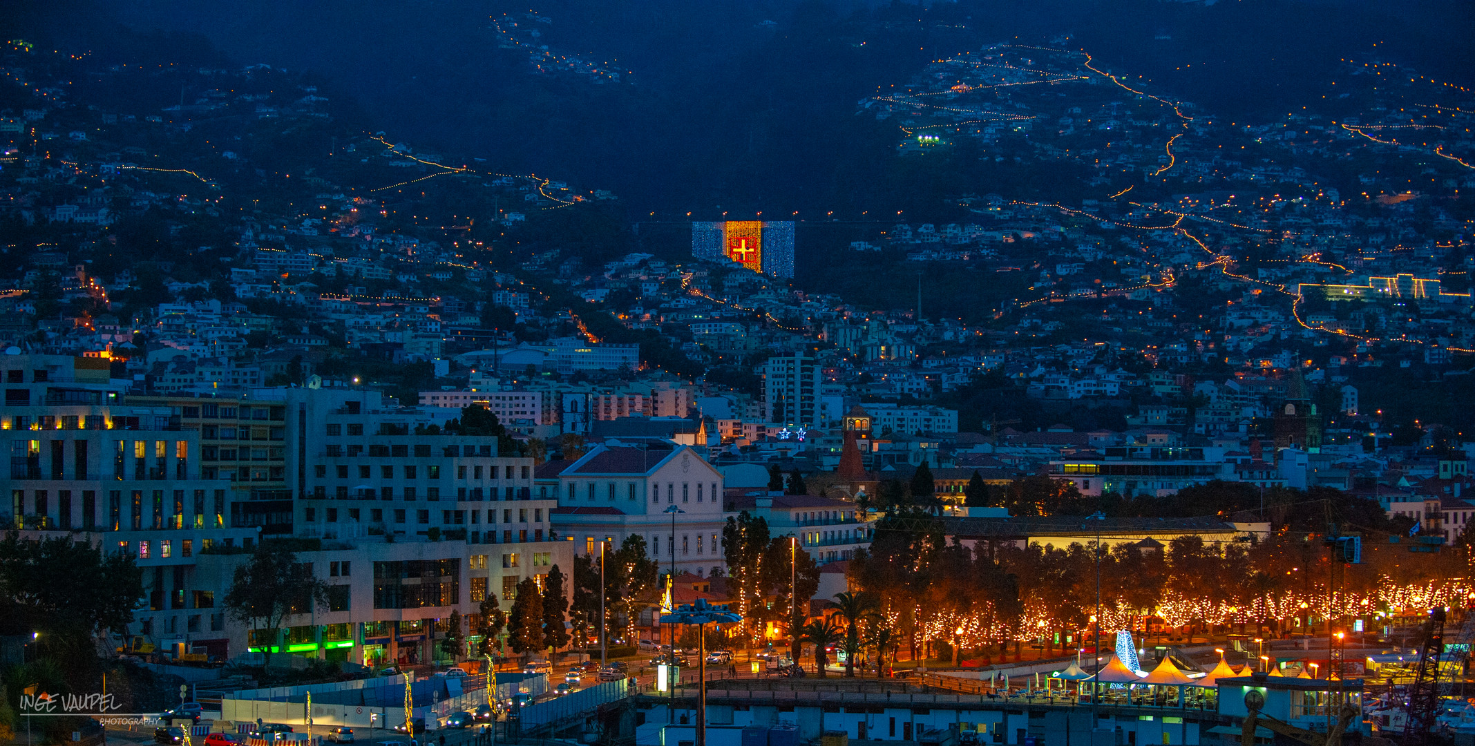 Madeira - Funchal zur blauen Stunde während der Weihnachtszeit