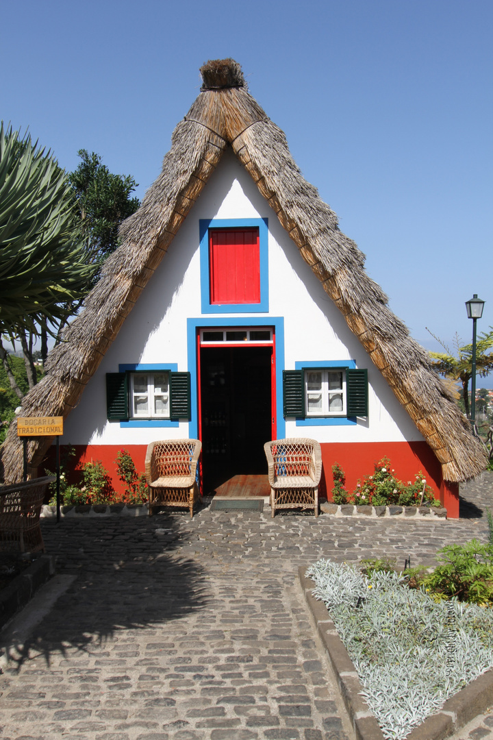 Madeira - Strohdachhaus in Santana