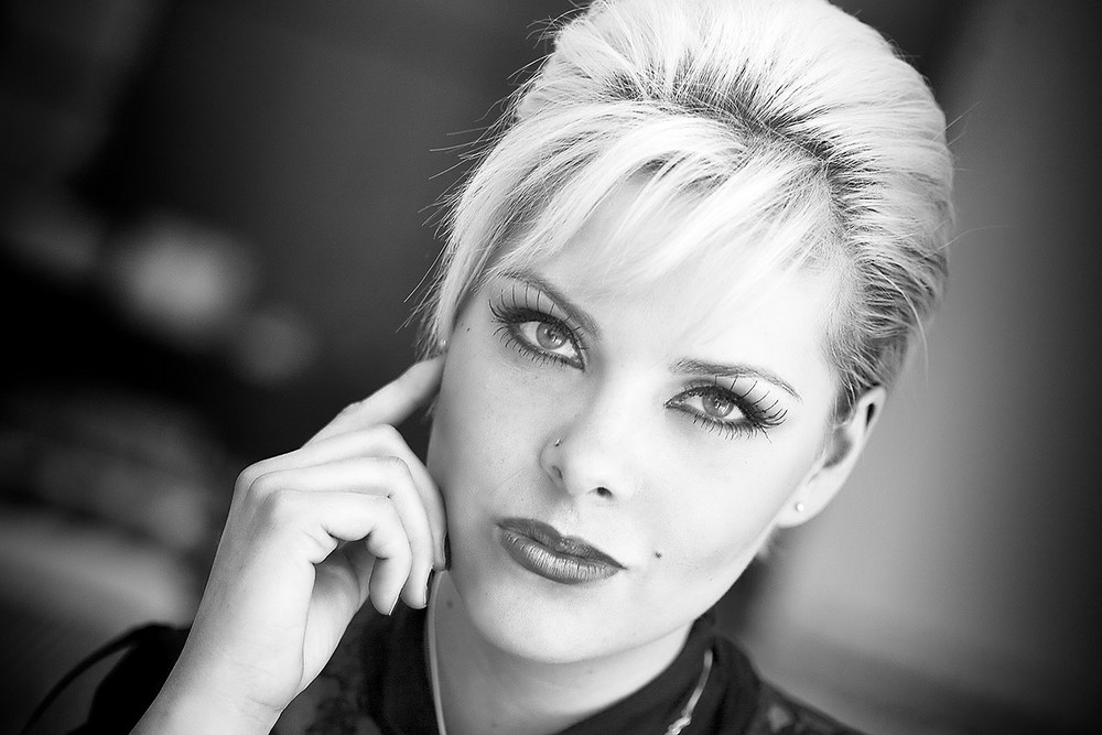 Madeleine Foto & Bild | portrait, portrait frauen, indoor Bilder auf ...