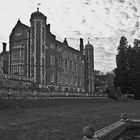  Madingley Hall vu du parc  --  Cambridge  --  Blick auf Madingley Hall von dem Park aus