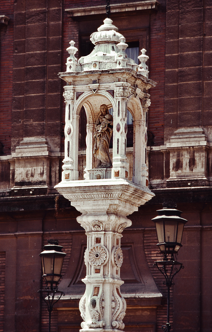 Madonna am Alcázar