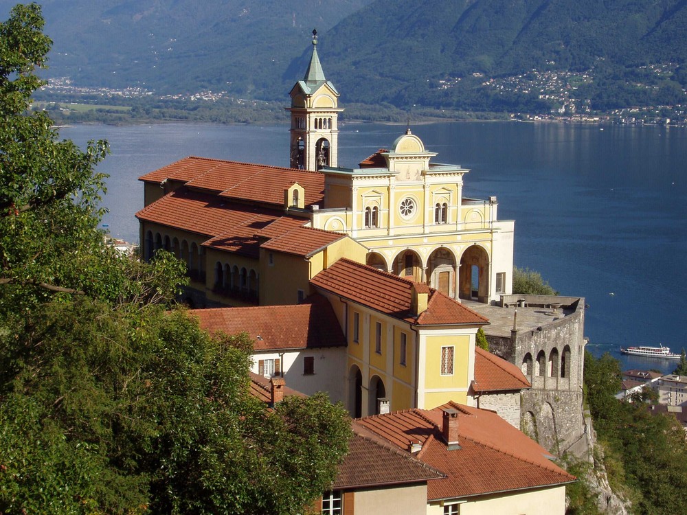 Madonna del Sasso am Lago Maggiore