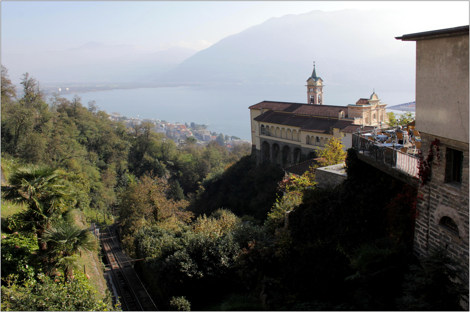 Madonna del Sasso bietet