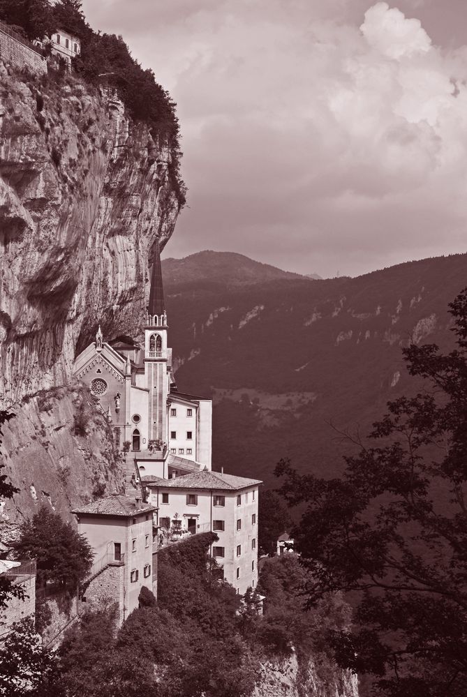 Madonna della Corona