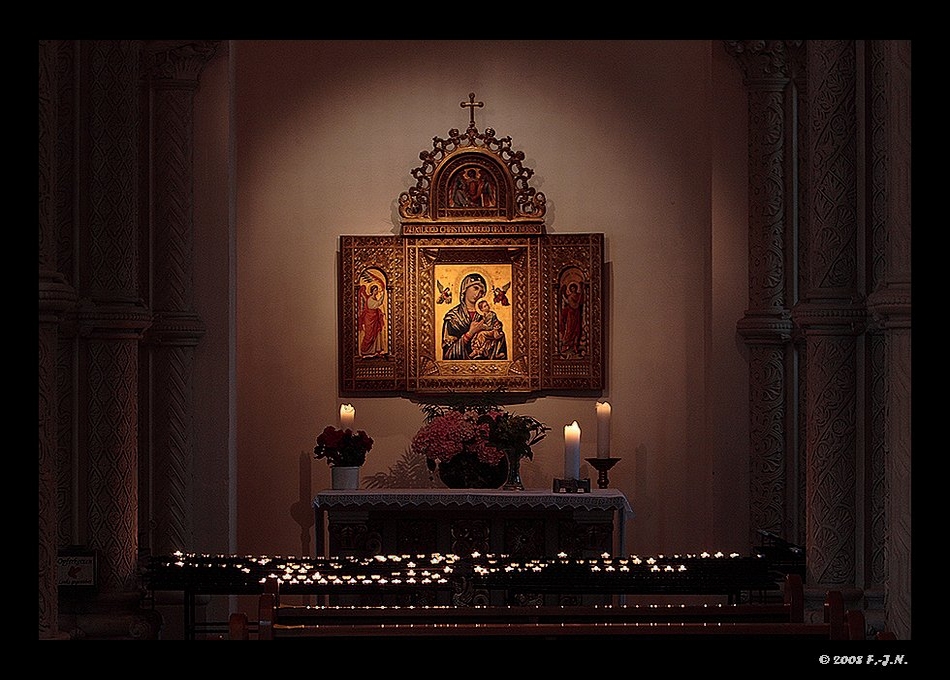 Madonna im Seitenschiff des St. Peter Dom zu Osnabrück.