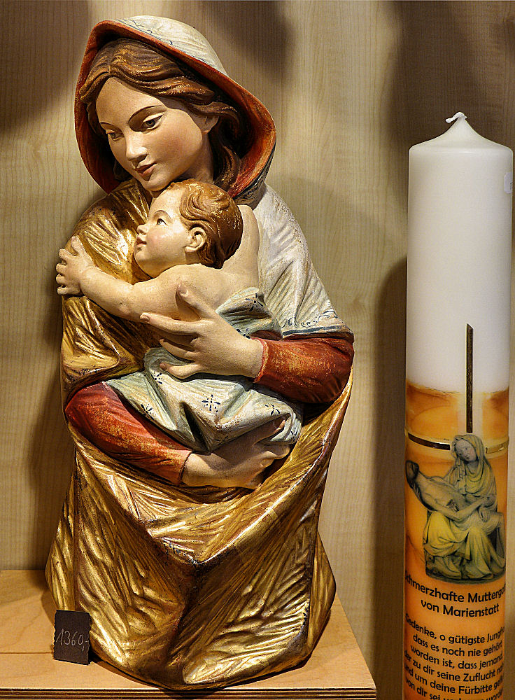 Madonna in einem Klosterladen