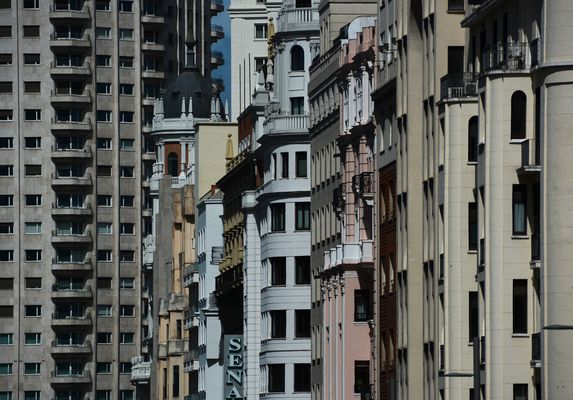 Madrid, Gran Via mit Blick zum Torre de Madrid