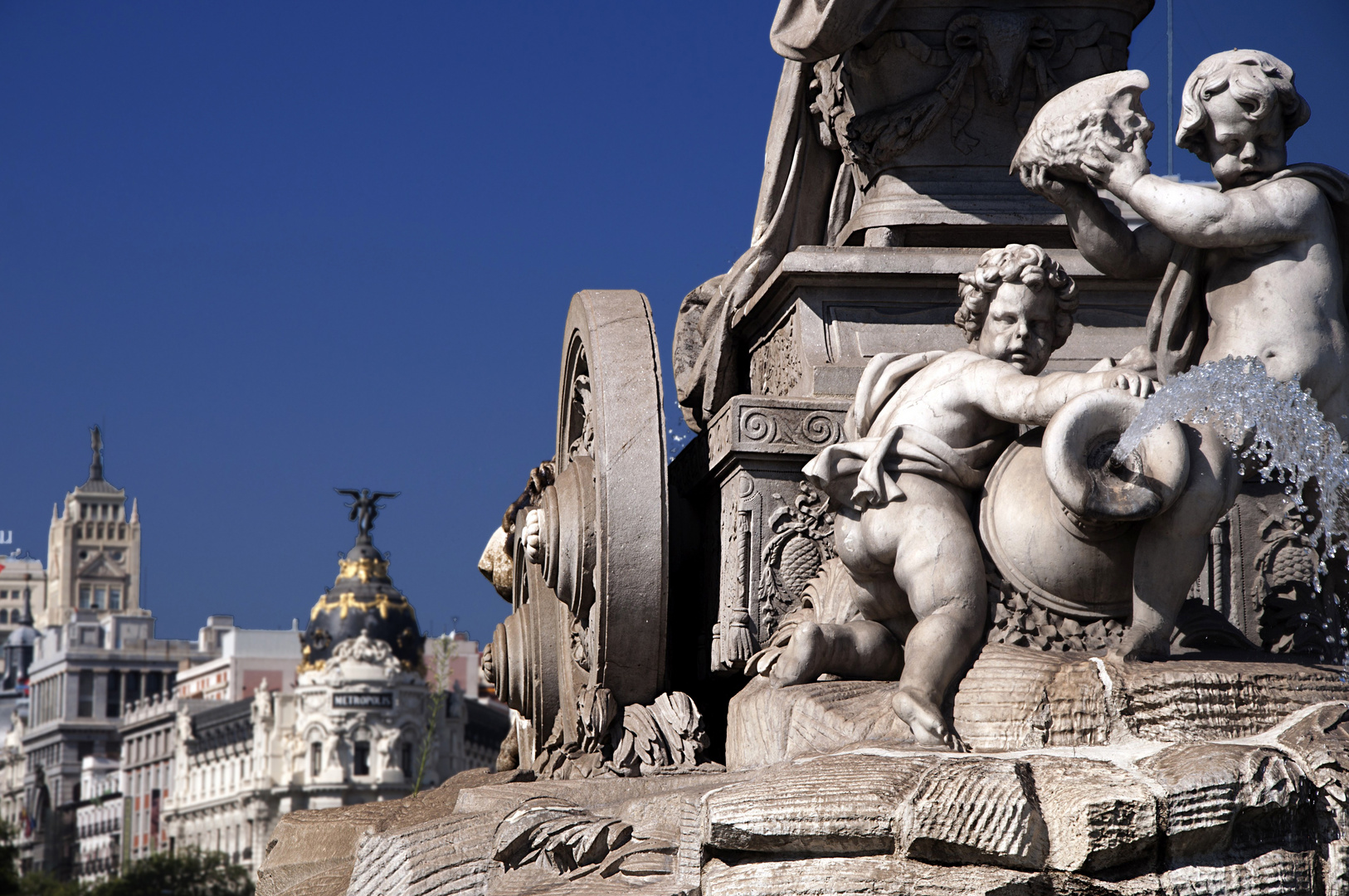 Madrid. La otra cara de la Cibeles