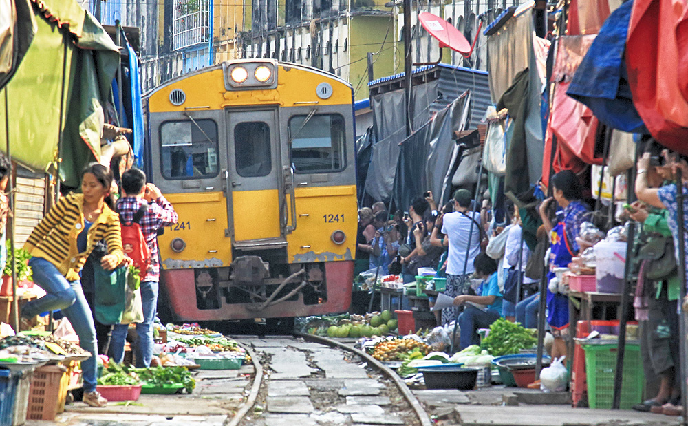 Mae Klong Railway Market