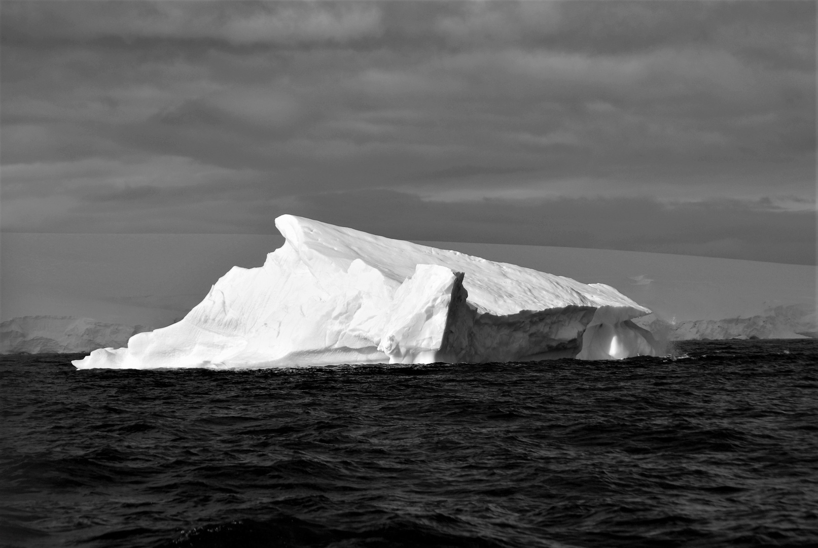 mächtiger Eisberg in der Gerlache Strasse