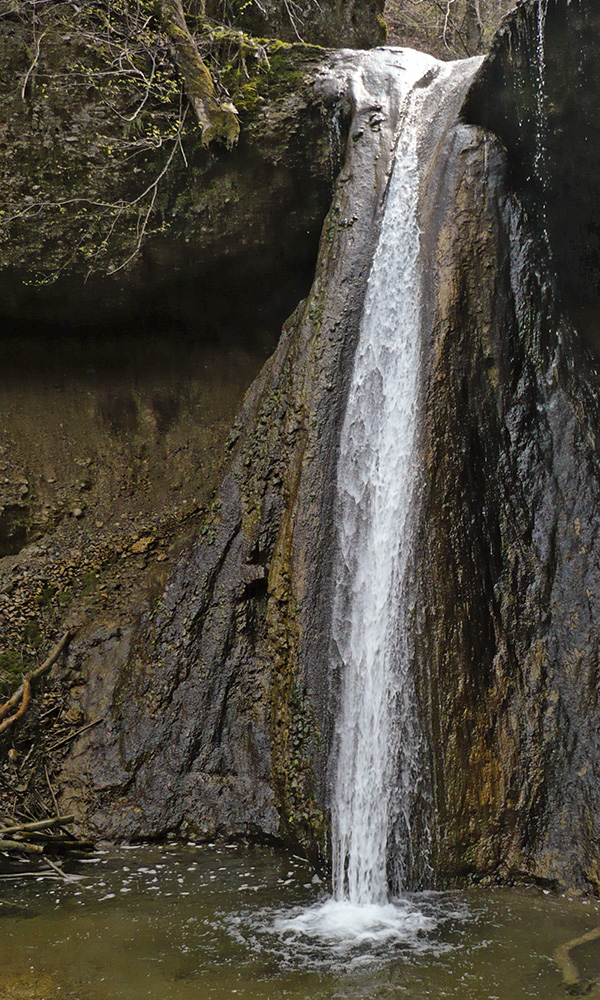 Mächtiger WASSERFALL