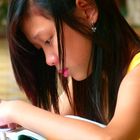 Mädchen am Lernen in Saigon