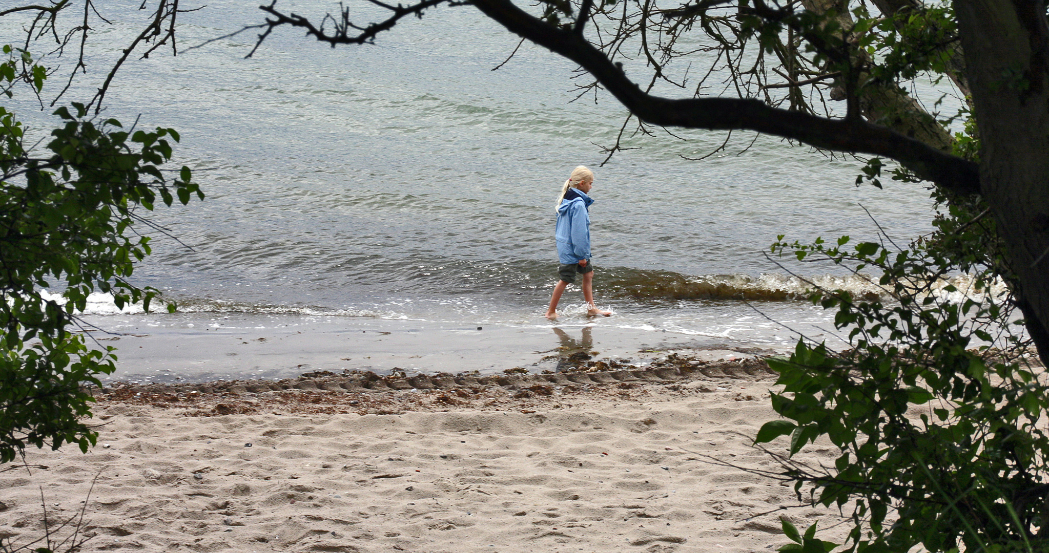 Mädchen am Wasser ......