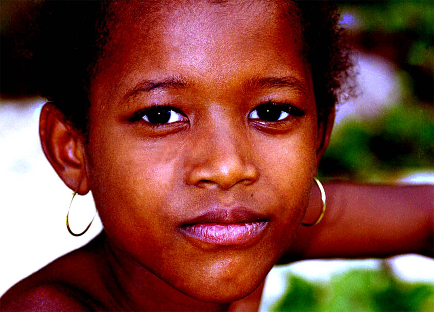 Mädchen auf La Digue/Seychellen