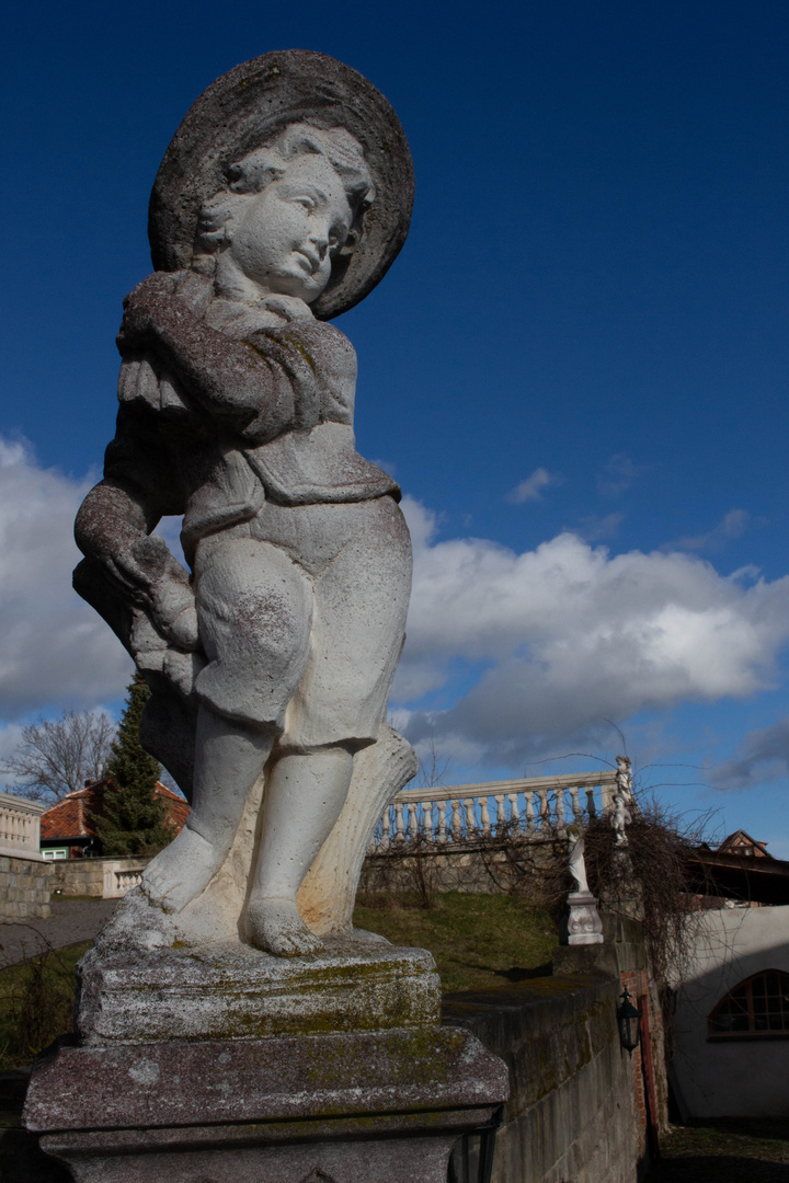 Mädchen aus Stein